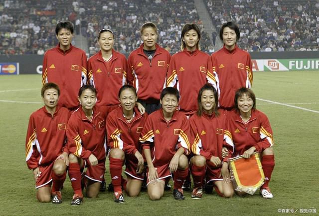 照片中能看到主演萝丝;拜恩、多姆纳尔;格里森、大卫;奥伊罗现身